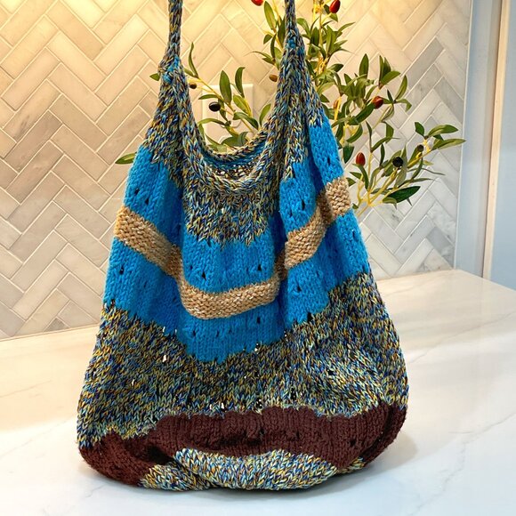 Beautiful Knit Hobo Bag - Picture 1 of 12